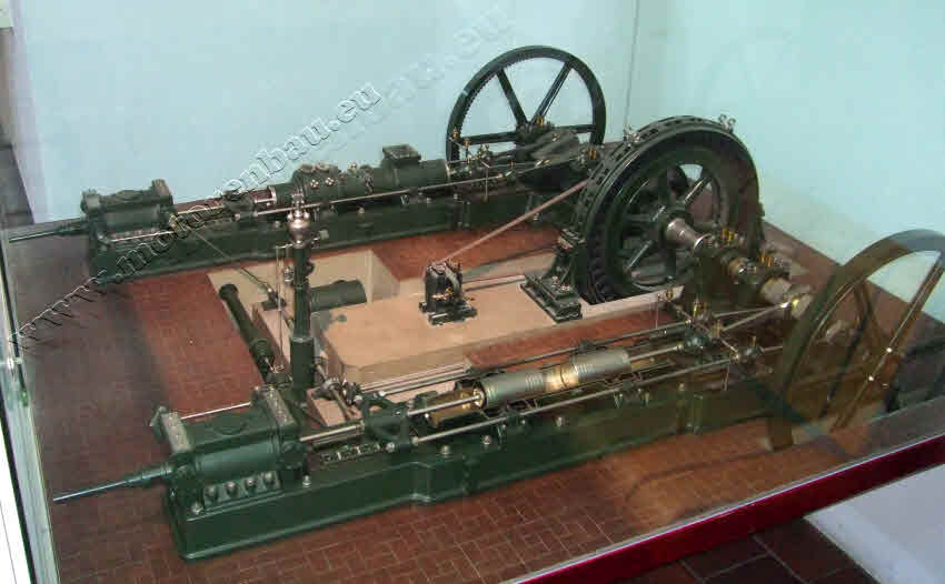 Modell einer Oechelhäuser - Junkers Großgasmaschine